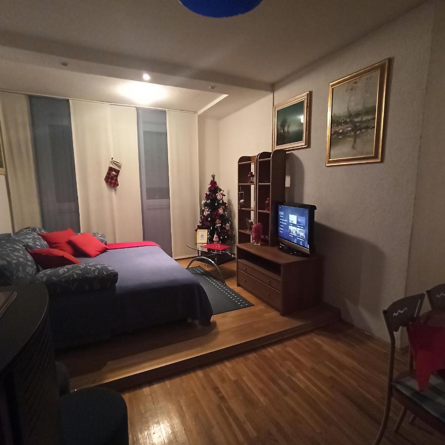 Happy Home Gospić Екстериор снимка