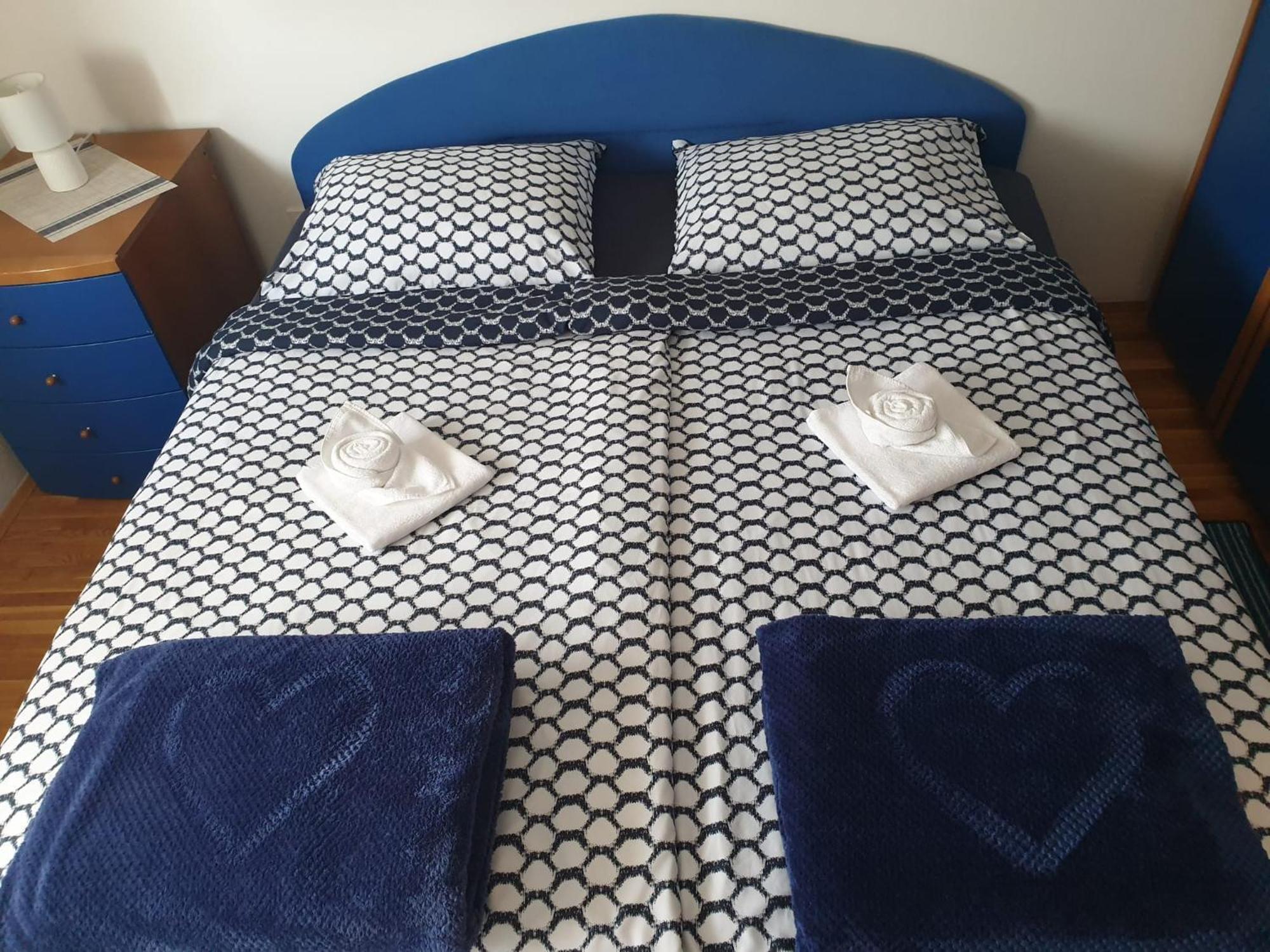 Happy Home Gospić Екстериор снимка